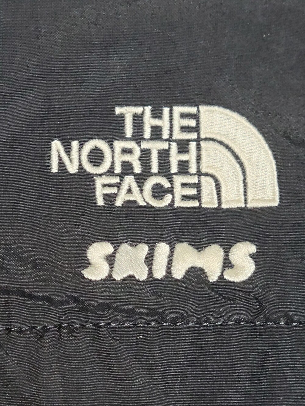 The North Face TNF x SKIMS 1995 Denali Fleece Jacket Onyx Unisex XXS NEW - Picture 3 of 8